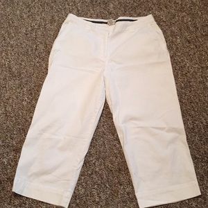 L.L. Bean 14 Women’s 98% White Cotton Cropped Pant
